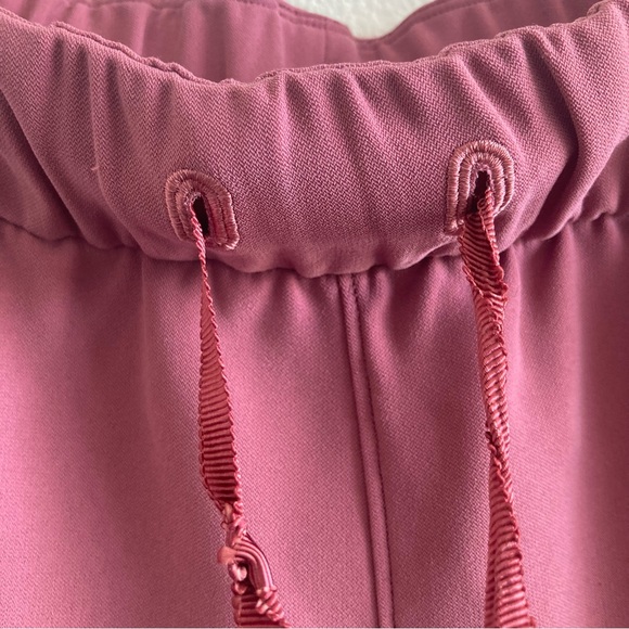 Lululemon On The Fly Jogger Pants Misty Merlot - Picture 8 of 16